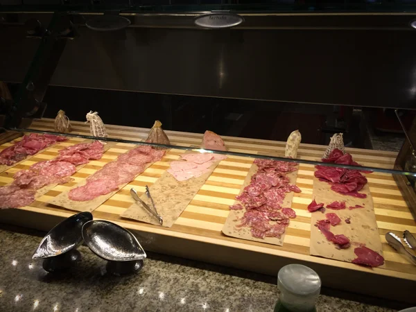 Sumi Bear in Vegas Bacchanal Buffet-9