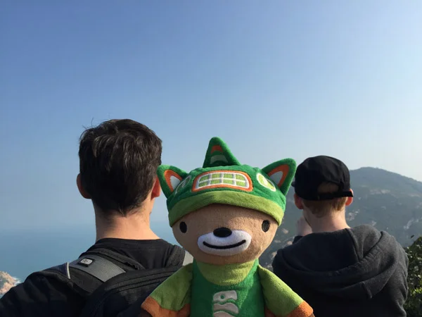 sumi hiking Dragons back trail in Hong Kong-3