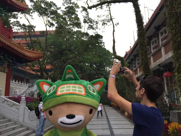 sumi bear playing hong kong tourist-19