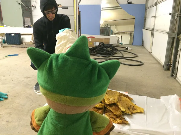 sumi bear thinks bees are gross-2