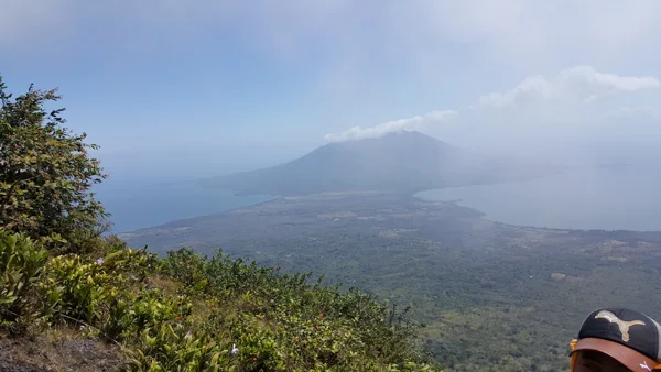 sumi bear hiking volcan concepcion-5