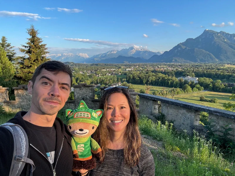 Selfie with Sumi and mountain panorama at the wall overlook