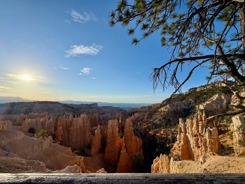 Sunrise over Bryce Canyon hoodoos
