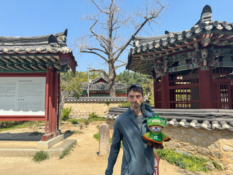 Sumi at a traditional Korean shrine