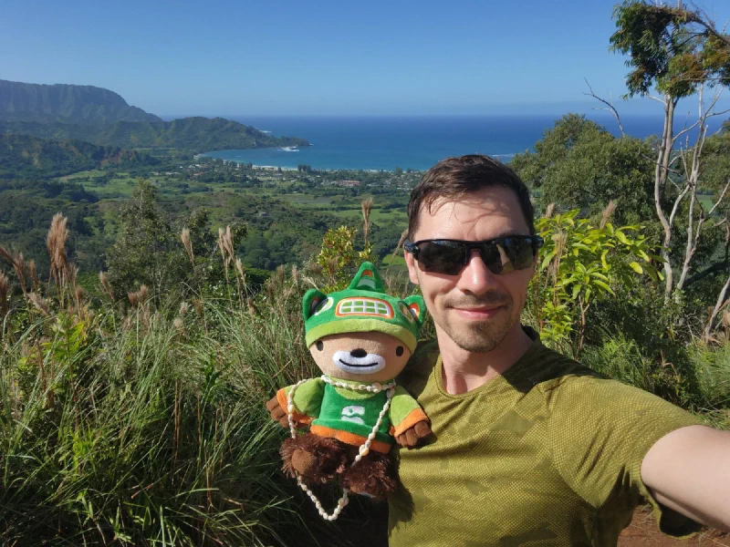 Nicholas and Sumi overlooking Hanalei Bay