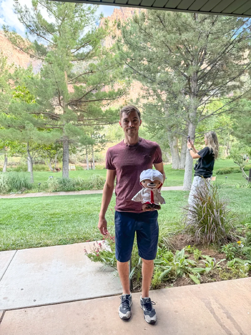 Nicholas holding Sumi at the Cliffrose Lodge
