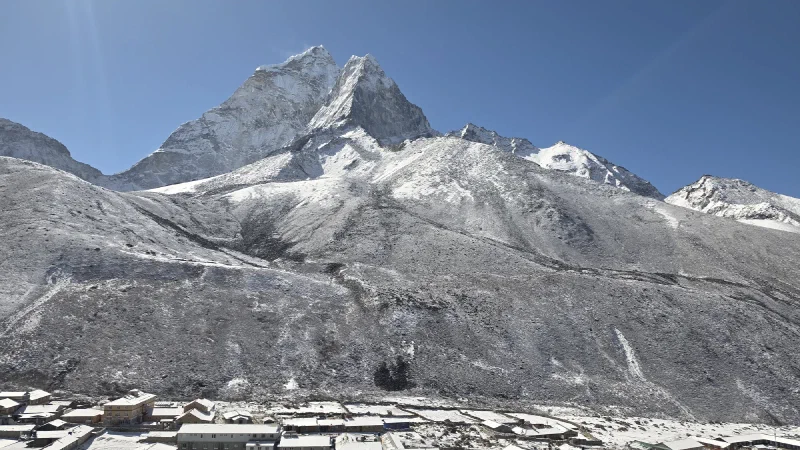 Ama Dablam towering over the valley