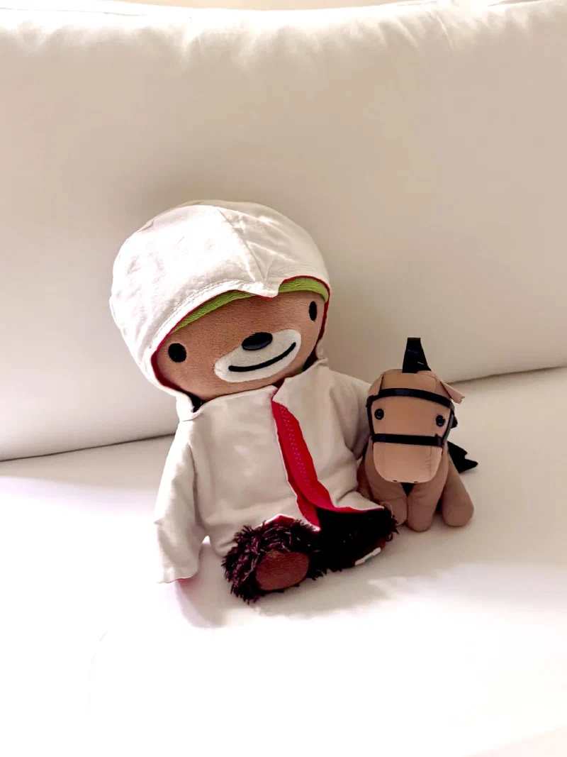 Sumi and Chestnut on the bed at the Waldorf in Panama