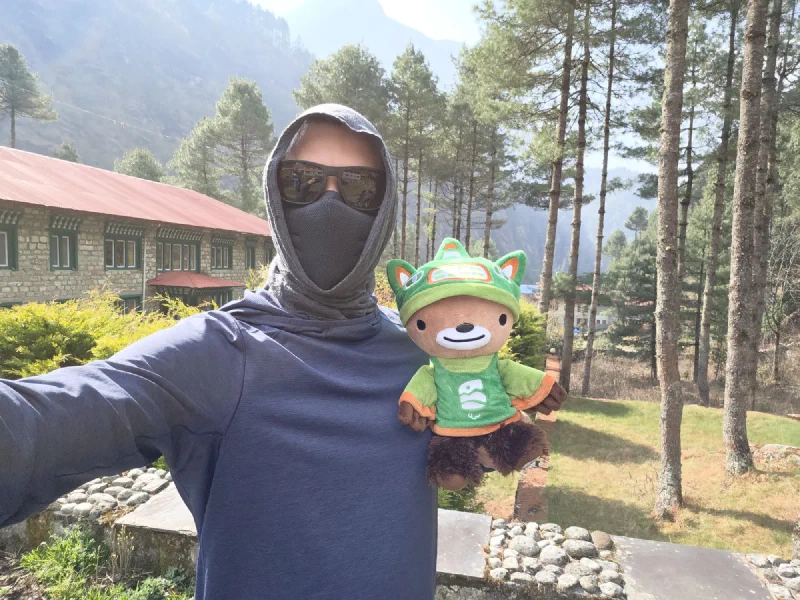 Nicholas and Sumi selfie outside Phakding lodge